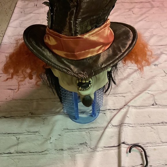 MAD HATTER COSTUME WITH HAT AND WIG. One size fits all. - Picture 5 of 9
